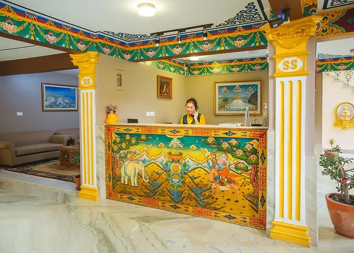 Hotel Lotus Gems 3*